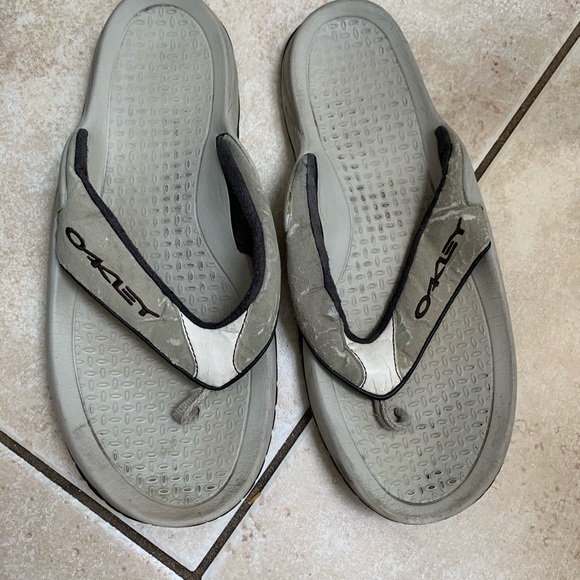 oakley slippers price